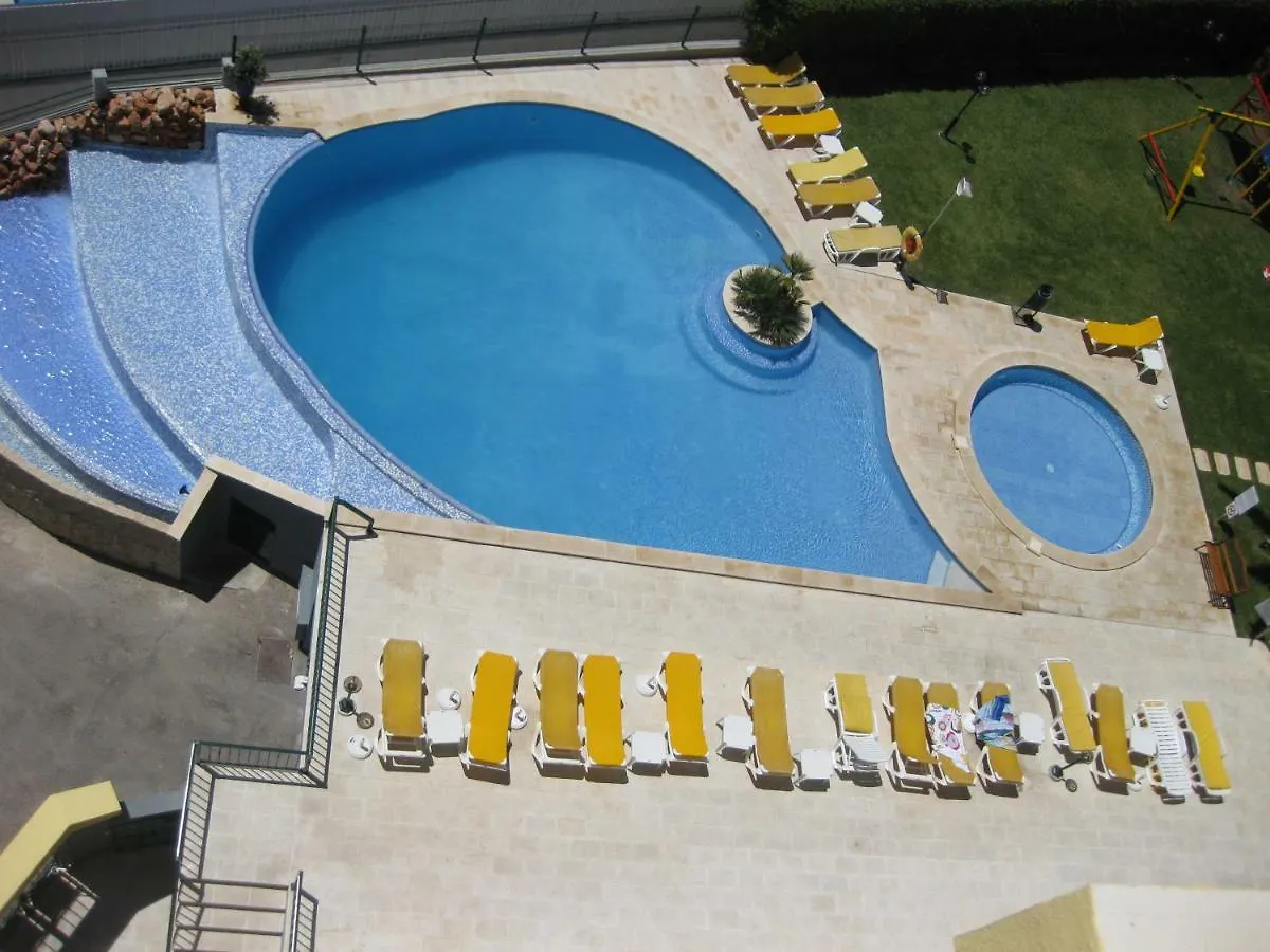 Edificio Mare Nostrum Armacao de Pera
